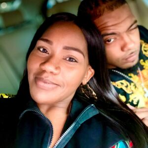 Kelly Price Instagram - Merry Christmas and Happy Holidays from Casa de Crump @_king_uf_kings_ @mskellyprice @crumplikeus 
See you in 2025!!!! 
#John316 #TheGreatestGiftIsLove