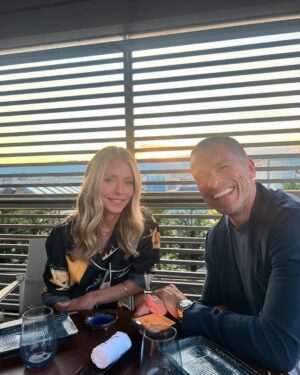 Kelly Ripa Instagram - #TBT summertime edition. 20 pics of people, places and things 🌴🏝️