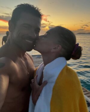 Kelly Ripa Instagram - #TBT summertime edition. 20 pics of people, places and things 🌴🏝️