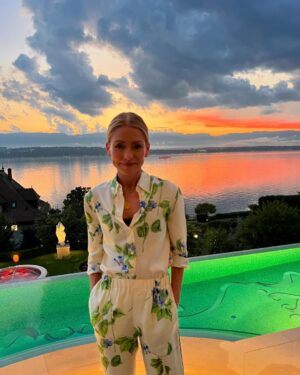 Kelly Ripa Instagram - #TBT summertime edition. 20 pics of people, places and things 🌴🏝️