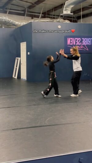 Kelly Sweeney Instagram - @maddierosedancelife is the definition of a diva 👩🏻‍🎤 #kellysweeneychoreo #sabrinacarpenter #goodgraces
