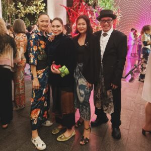 Kelly Tandiono Instagram - Some of my favorite picks @art.sg ❤️
.
#ArtSg #AllAboutArt #ArtWeek #Singapore