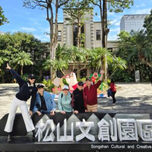 Kelly Tandiono Instagram - Family trip Taipei random order ♥️ 
.
#FamilyTrip #Taipei #Taiwan
