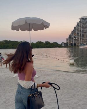 Kellyn Sun Instagram - I found my peace in this city 🌅🌴🫶🏻