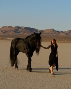 Kerri Kasem Instagram - Completely unretouched in anyway, here are some of my most favorite shots from the @brianbowensmith photoshoot! 📸

Thanks again Jimmy for sharing your beautiful horse, @el_mil_amores_friesian with us! 🖤

TY @lindamedvenestyling 😘
TY @georgemasin videographer/editor 🎥