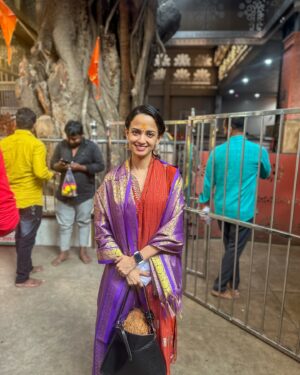 Ketaki Mategaonkar Instagram - Akkalkot - A place that needs no introduction. 

My safe space, in a true sense. 

It was meant to be, when it was his wish, he called, I went. 
The way he protects you, guides you. 

When you truly surrender to him, he shows the path that’s truly meant for you, he holds your finger and walks beside you. 

You undoubtedly start walking and all the fears doubts and patterns are vanquished. 

True surrenderance to him, and I’ve seen magic happening around me. 🙏

PS: Check the last photo to see the effect Akkalkot has on me. 💜💛💜💛