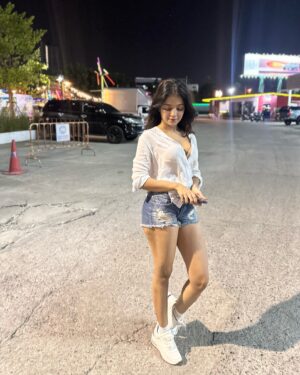 Khushi Dubey Instagram - Randomnesssss🧚‍♀️🌸♥️
#khushidubey #thailand