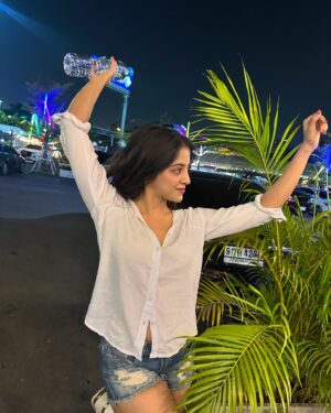 Khushi Dubey Instagram - Randomnesssss🧚‍♀️🌸♥️
#khushidubey #thailand