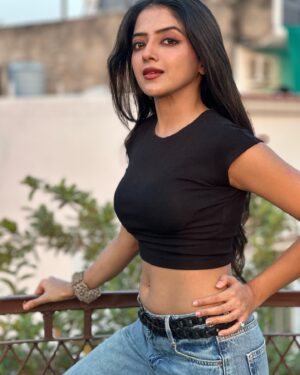 Khushi Dubey Instagram - Prayagraj diariesss🌸🌸🌸🌸
#pehlaadhyaay #1 

#hometown #love #peace #bornhere #everything #whereeverythingstarted