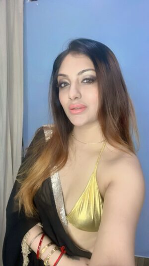 Khushi Mukherjee Instagram - Keeping up with the diwali trend 🪔

#jaltediye #diwali #trending