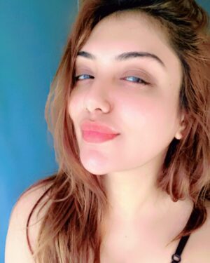 Khushi Mukherjee Instagram - Finally we are now a family of 1.3 million 
Many more to come ❤️😍

Special photoshoot for 2 million 😍😍

For unseen content visit 
www.khushimukherjee.com

#fresh #selfie #natural #instafam