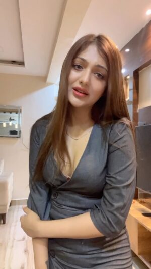 Khushi Mukherjee Instagram - #reels #bollywood