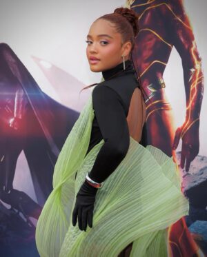 Kiersey Clemons Instagram - Nearly a decade later lol iris west in celery.