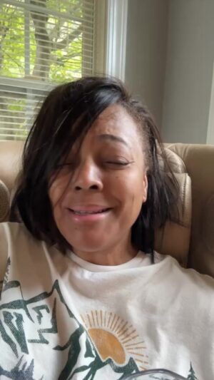 Kim Fields Instagram - I woke up like this and WITH THIS….☕️☀️

#seeyou #pickyou #youhavewhatyouneed #dontoverlookyourself #startwithyou