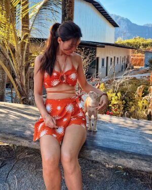 Kim Hee-jung Instagram - ☀️ & 🧊 ☕️ & 🍉 & 🐱 = 💗