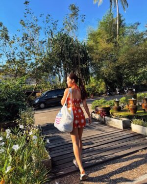 Kim Hee-jung Instagram - ☀️ & 🧊 ☕️ & 🍉 & 🐱 = 💗