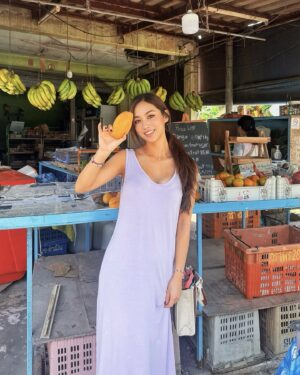 Kim Hee-jung Instagram - 🥭💛