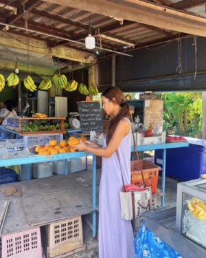 Kim Hee-jung Instagram - 🥭💛
