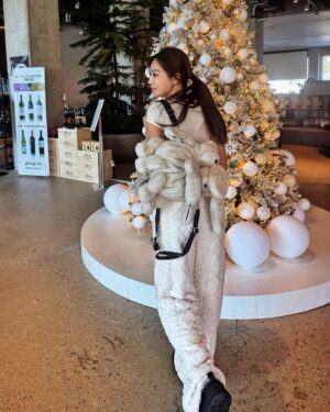 Kim Hee-jung Instagram - Feeling as white and pure as the winter snow ☃️❄️