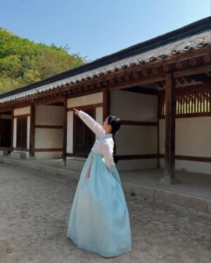 Kim Ji-eun Instagram - 여자(?)덕수 #체크인한양