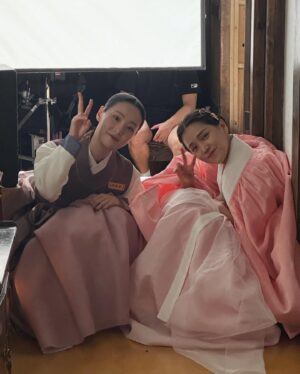 Kim Ji-eun Instagram - 여자(?)덕수 #체크인한양