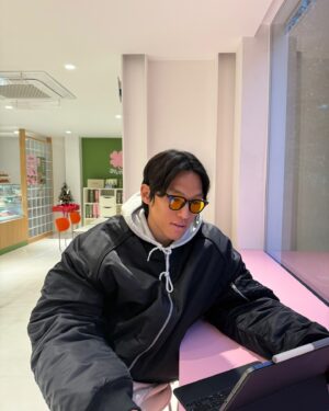 Kim Jin-kyung Instagram - 나보다 더 궁금해 하는 남편일상 ,,나를 곁들인😌👍🏻