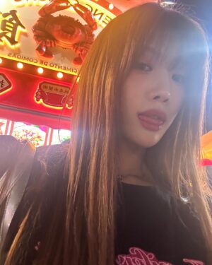 Kim Jung-eun Instagram - 🩵🪽