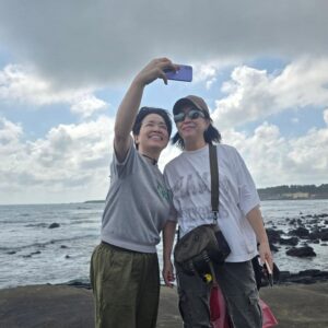 Kim Mi-kyeong Instagram - 내사랑 제주.
사랑하는 친구들과 한바탕 제주 놀이.
다시 가고 싶다요.