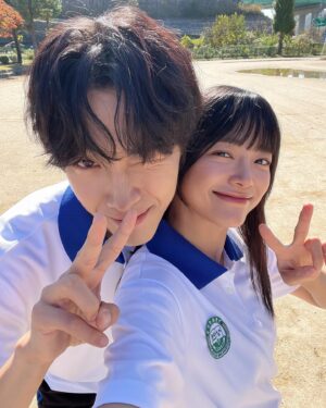 Kim Se-jeong Instagram - 오늘도 #취하는로맨스 
오늘 밤 10시 ! ENA에서 만나요!