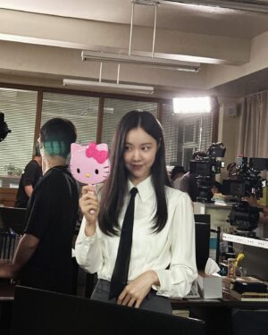 Kim Ye-won Instagram - 졔선생님의 플리 8318 🤍
