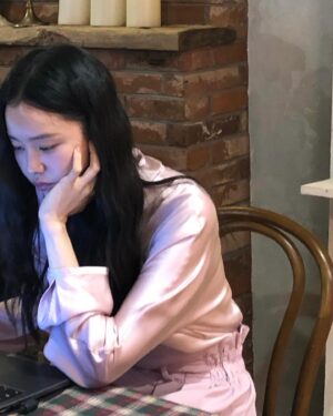 Kim Ye-won Instagram - 졔선생님의 플리 8318 🤍