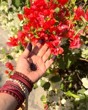 Kinjal Rajpriya Instagram - सुहानी धूप, गुलाबी ठंड और शादी का माहौल 🌺 #VatavaranVibes