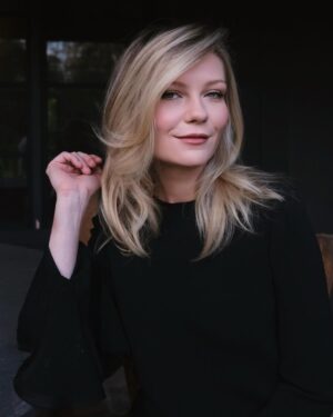 Kirsten Dunst Instagram - KIKI #kirstendunst Santa Barbara Film Festival 
Hair and photo @owengould 
Styling @samanthamcmillen_stylist 
#makeupbypati
@kirstendunst