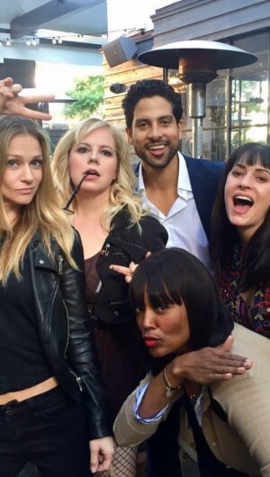 Kirsten Vangsness Instagram - Hello Throwback Wednesday- this is from an interview yearssssss ago and exactly today I am on set with these exact same artists and I remain overjoyed to work, create and be friends with them. Ps why am I flipping off the camera?Answer: I don’t know ✨