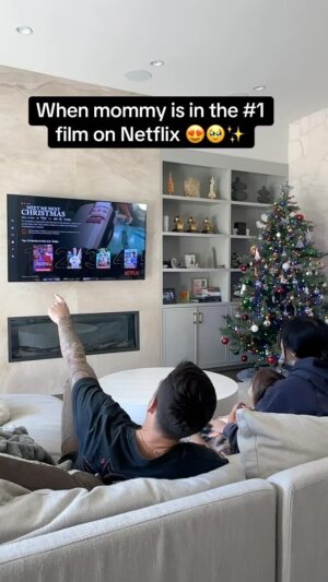 Kirstin Maldonado Instagram - “Mommy” 🥹😭❤️

Thank you everyone for making #MeetMeNextChristmas the #1 movie on @Netflix! #Christmas #Christmasmovies
