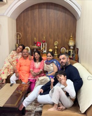 Kiwi Tandon Instagram - घर 🏠 ❤️✨

Glimpse of the love and happiness I’ve been surrounded by. 🧿 
last couple of weeks have been filled with countless memories, laughter, and warmth and food Ofcorse 😋

And a much needed break for me after long time .

AND YES , rangoli made by me 🙋🏻‍♀️😎

(Family , couples, Diwali, beauty influencers, makeup , selfies,)
#beautyinfluencer #makeupinfluencer #indianmakeupartist #diwali2024 #newyear2025 #selfies #selfmakeup #familypic #vacation #explore #gratitude #delhi #delhigram #youandme #coupleselfie #instaselfies #ootd #bhaidooj #siblings
