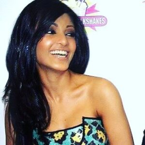 Koena Mitra Instagram - Caption this....🥛

millionsoilkshakesdubai #millionsofmilkshakes #la