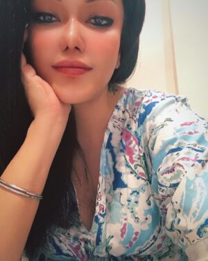 Koena Mitra Instagram - Just….. vibing , creating, learning  and Loving❤️🎬😎 

#lovelife #love #lovemyjob #lovemywork #lovemyself❤ #lovemybiz #bollywood #bollywoodactor #bollywoodactress #bollywoodlife #traveler #fashion #fashionforward #fashionfreak #stylefreak #mood #intagood #instamood #instadaily #funk #fiesty #koenamitra #koéna #koenamitra😊🙌 #koenamitra❤️ #koenamitrabollywood #koenamitrasaidit #koenamitraworld #koenamitraofficial #koenamitrakoenamitra