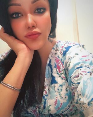 Koena Mitra Instagram - Just….. vibing , creating, learning  and Loving❤️🎬😎 

#lovelife #love #lovemyjob #lovemywork #lovemyself❤ #lovemybiz #bollywood #bollywoodactor #bollywoodactress #bollywoodlife #traveler #fashion #fashionforward #fashionfreak #stylefreak #mood #intagood #instamood #instadaily #funk #fiesty #koenamitra #koéna #koenamitra😊🙌 #koenamitra❤️ #koenamitrabollywood #koenamitrasaidit #koenamitraworld #koenamitraofficial #koenamitrakoenamitra