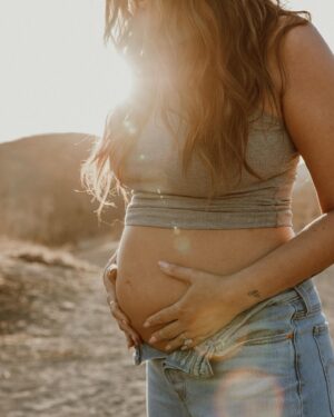 Kristen Doute Instagram - so thankful 🤎

*as a new mom-to-be, after experiencing a loss there is a lot of fear that comes with the good news. every week, and every ultrasound, lifted that weight little by little. when i saw the baby move for the first time, i finally felt like i was allowed to be excited. i am forever grateful. 🌈✨*