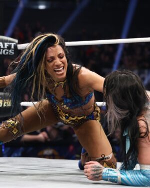 Kristen Stadtlander Instagram - The CEO @MercedesMone and @CallMeKrisStat met in an instant classic of a rematch for the TBS Championship!

Did you miss the #AEWWorldsEnd PPV? Order it right now!
🔗 allelitewrestling.com/aewonppv #aew #allelitewrestling