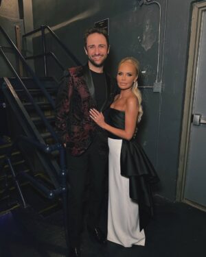 Kristin Chenoweth Instagram - The end of this year (Q4, if you will!) has been the most beautiful whirlwind. So much love. So much happiness.