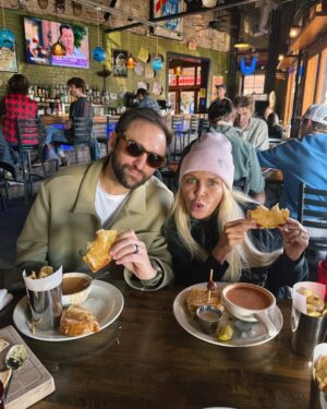 Kristin Chenoweth Instagram - The end of this year (Q4, if you will!) has been the most beautiful whirlwind. So much love. So much happiness.