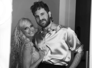 Kristin Chenoweth Instagram - Reminiscing… a round of applause for these 2024 moments!! ✨👏
