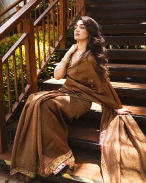 Krithi Shetty Instagram - That #goldenhour glow 🔥
•
Saree @mimamsaa 
Styling @mayzaideh_khalid 
Draping @sareedrapesbymekha 
Glam @laxmi_saneesh 
Photographer @premsampaul