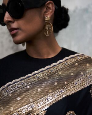 Krithika Babu Instagram - Sabyasachi Campaign August 2024
@sabyasachiofficial 
@tarunvishwaofficial
@sandhyashekar 
@miteshrajani
 #Sabyasachi #TheWorldOfSabyasachi #SabyasachiJewellery #SabyasachiAccessories #25YearsOfSabyasachi 
#krithikababu