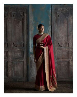 Krithika Babu Instagram - Sabyasachi Campaign August 2024
@sabyasachiofficial 
@tarunvishwaofficial
@sandhyashekar 
@miteshrajani
 #Sabyasachi #TheWorldOfSabyasachi #SabyasachiJewellery #SabyasachiAccessories #25YearsOfSabyasachi 
#krithikababu