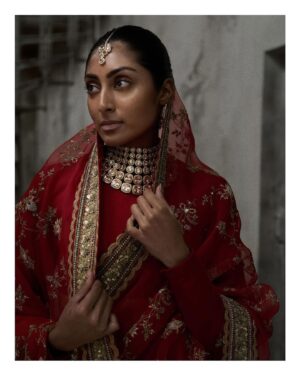 Krithika Babu Instagram - Sabyasachi Campaign August 2024
@sabyasachiofficial 
@tarunvishwaofficial
@sandhyashekar 
@miteshrajani
 #Sabyasachi #TheWorldOfSabyasachi #SabyasachiJewellery #SabyasachiAccessories #25YearsOfSabyasachi 
#krithikababu