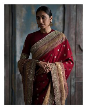 Krithika Babu Instagram - Sabyasachi Campaign August 2024
@sabyasachiofficial 
@tarunvishwaofficial
@sandhyashekar 
@miteshrajani
 #Sabyasachi #TheWorldOfSabyasachi #SabyasachiJewellery #SabyasachiAccessories #25YearsOfSabyasachi 
#krithikababu
