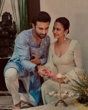 Kriti Kharbanda Instagram - Happy Diwali! 🪔
.
.
.
Firsts are always special! 🫶🏻
.
.
.
#happydiwali #loveandlight